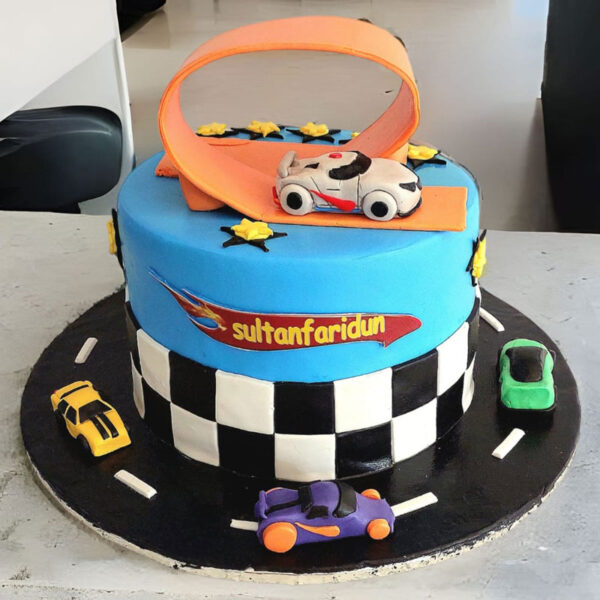 Car themed cake
