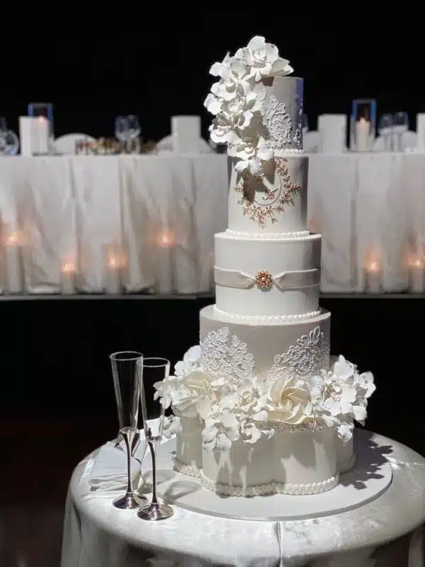 WHITE FLORAL WEDDING CAKE